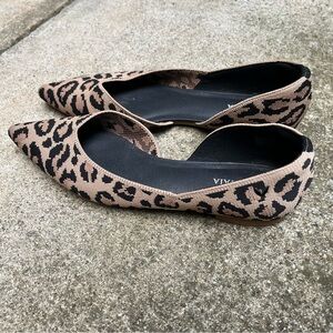 Chic Leopard Print Flats
